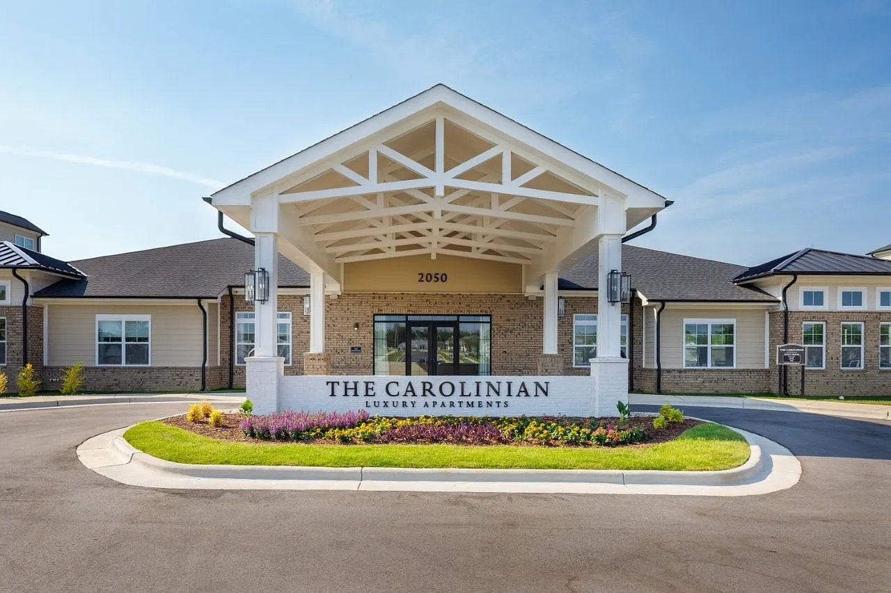 The Carolinian Apartments — Photo 1