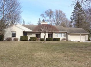 55 Davis Dr, Saginaw, MI