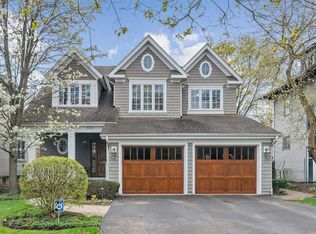 664 Lincoln Ave W, Highland Park, IL