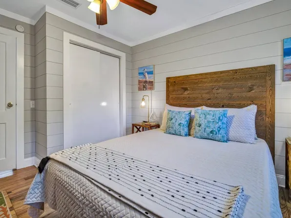 513 Demere Rd, Saint Simons Island, GA 31522
