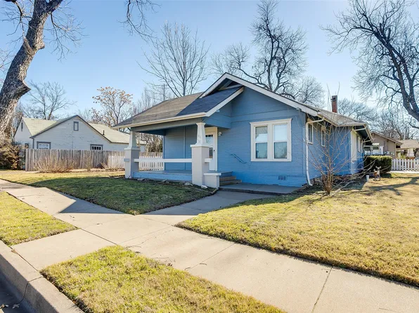 911 W Chambers St, Cleburne, TX 76033