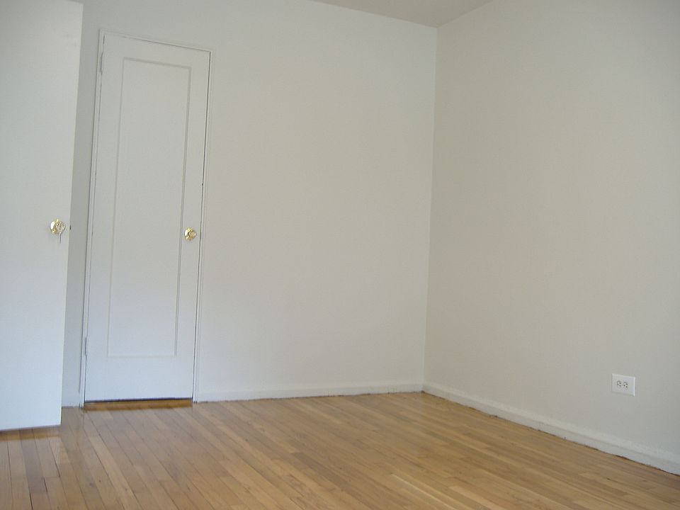 2nd image of 49 Murdock Ct APT 4D