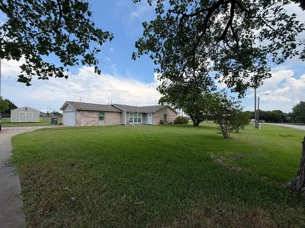 106 Pebble Creek Dr, Red Oak, TX 75154