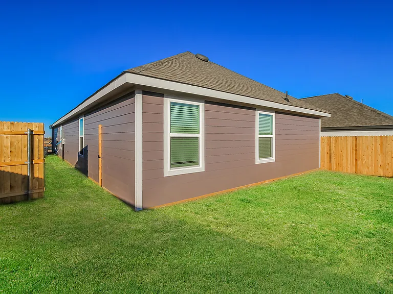 1921 Malus Way — Photo 5
