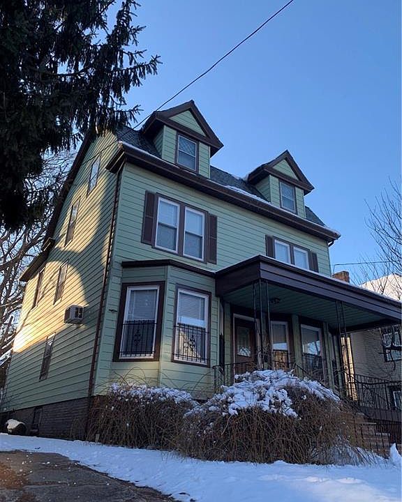 1st image of 18 Leslie St