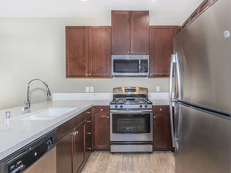 Mira Sol Gardens Rental Homes — Photo 7