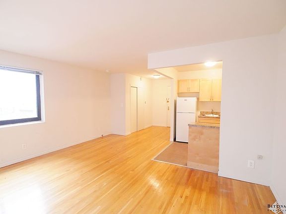 3rd image of 353 E 78th St APT 9D
