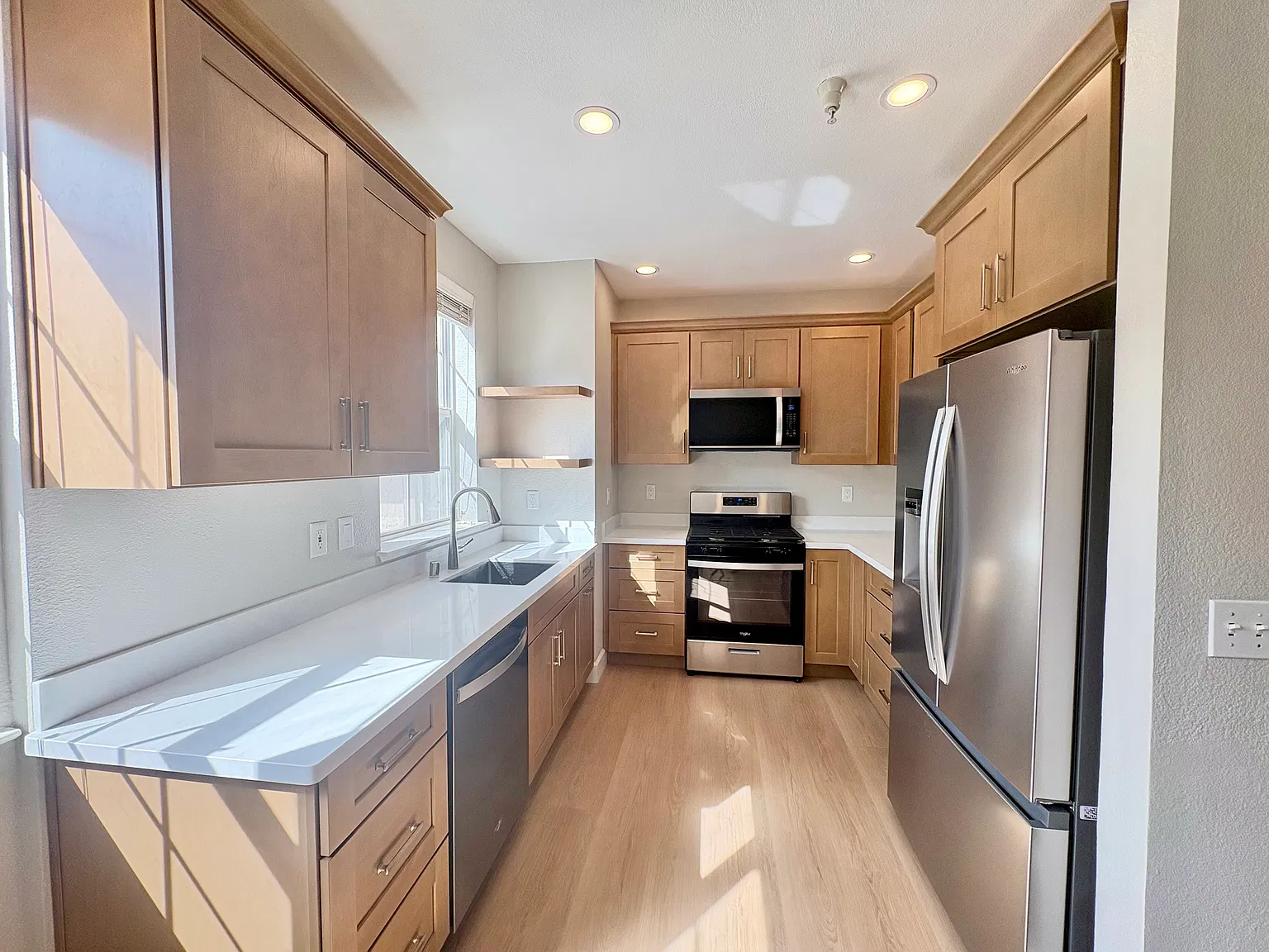 3 bed, 2.5 bath, 1500 sqft, $4,500 — Photo 4