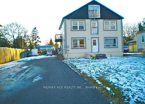 7098 Goreway Dr — Photo 1