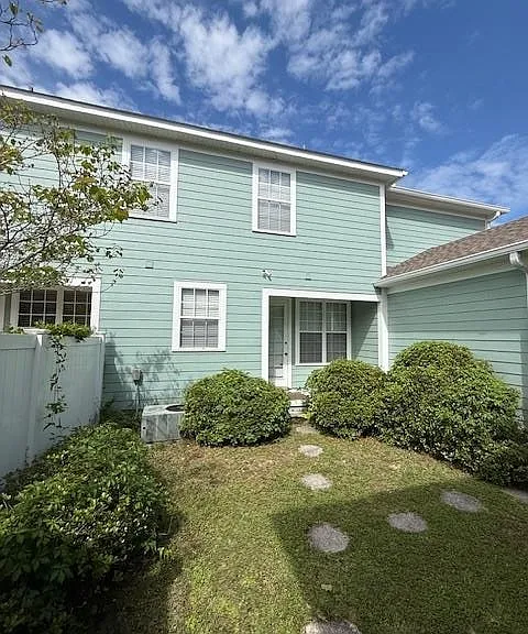 4271 Four Oaks Blvd — Photo 2