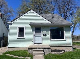 26851 La Salle St, Roseville, MI 48066