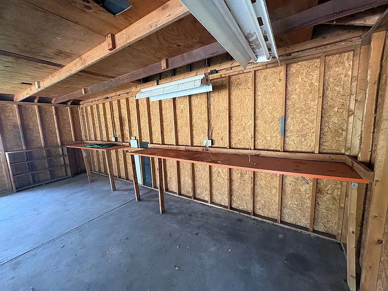 2209 Hawthorne Ave — Photo 44