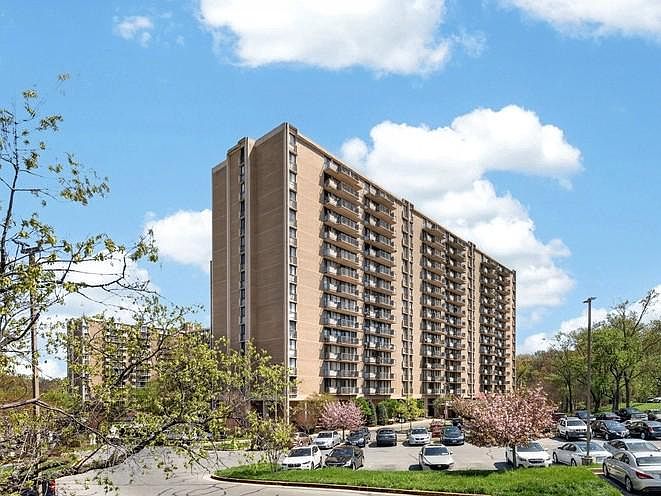 1st image of 6100 Westchester Park Dr APT 913