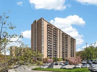 6100 Westchester Park Dr APT 913, College Park, MD