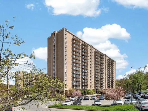 6100 Westchester Park Dr APT 913, College Park, MD 20740