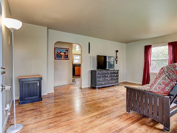 4th image of 14338 Interlake Ave N