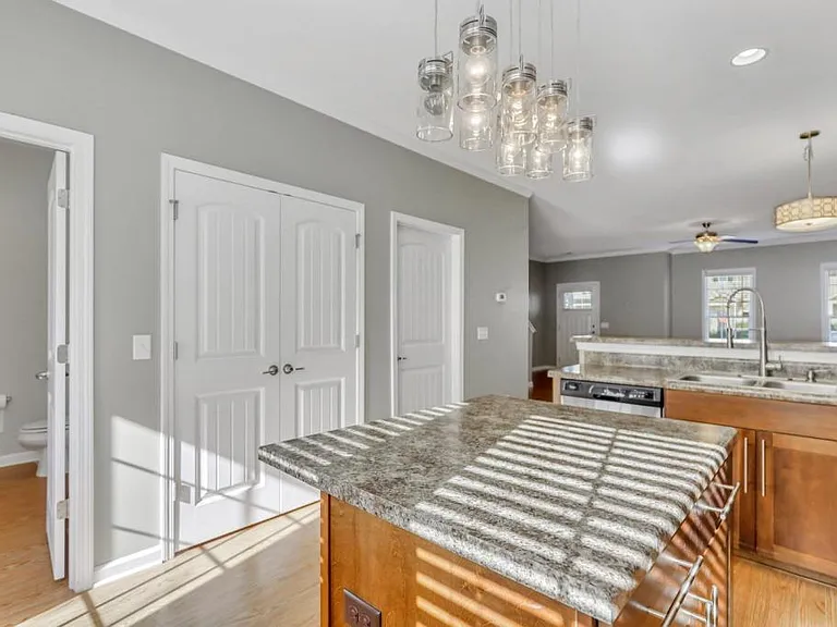 205 Ventura Pl — Photo 22