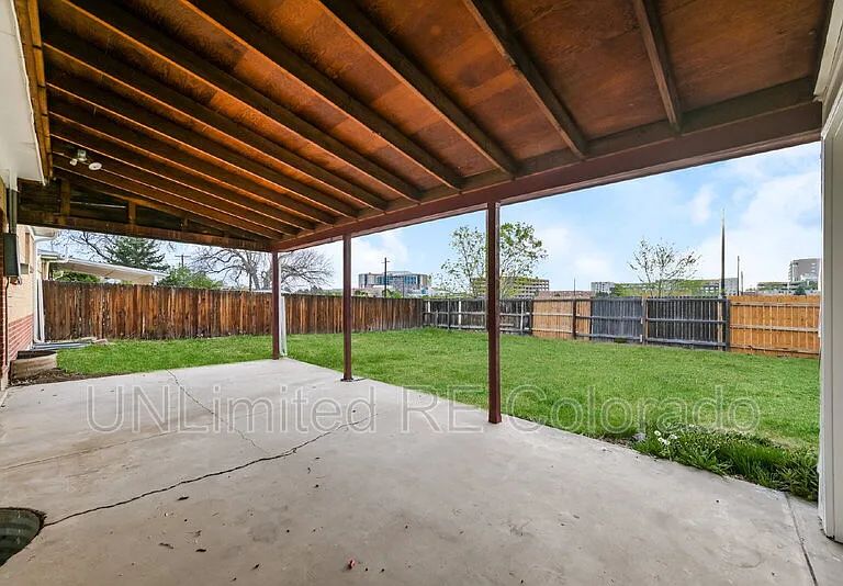 1350 Troy St — Photo 16
