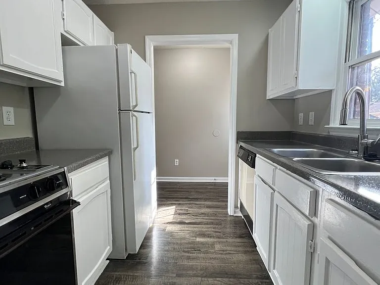 511 Lane St — Photo 9