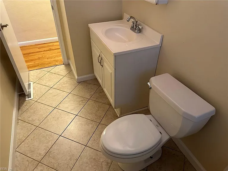 940 Redwood Cir — Photo 26