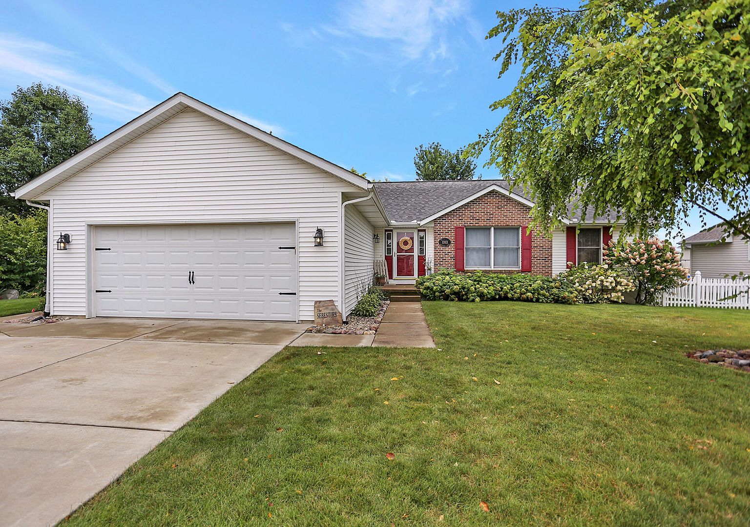 1103 Edgeview Dr, Mahomet, IL 61853 Zillow