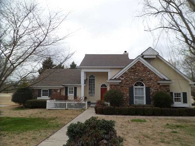 1st image of 1305 Brookgreen Ln