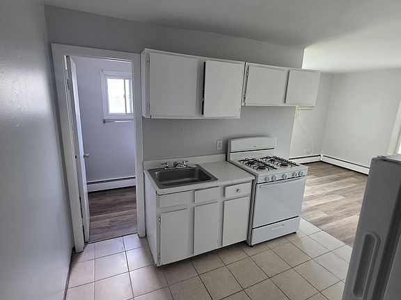 3rd image of 1005-07 Tyson Pl #3