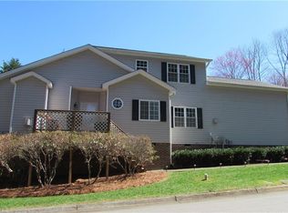 133 Pebble Ridge Ln, Winston Salem, NC 27104