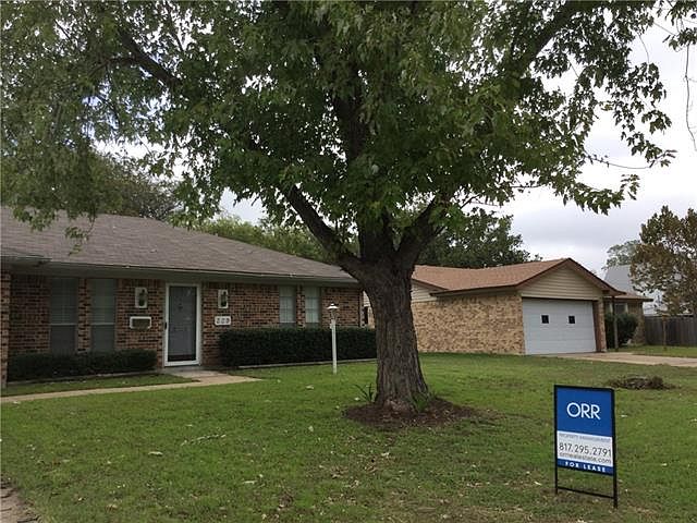 1st image of 329 SE Gardens Blvd