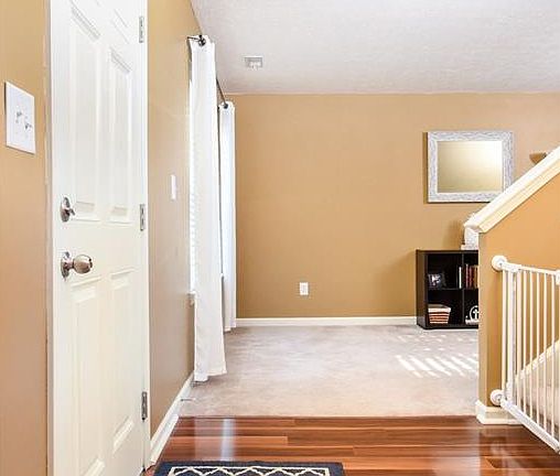 2nd image of 1589 Rosewood Dr
