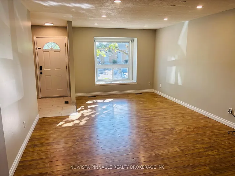 577 3rd St #39 — Photo 3