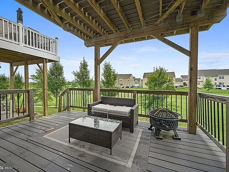 1340 Carrick Ct — Photo 27