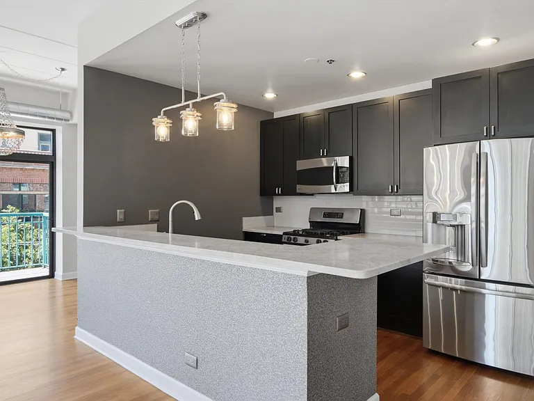 920 W Madison St #B4 — Photo 23