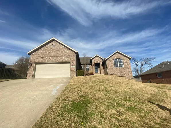 411 Curtis St, Centerton, AR 72719