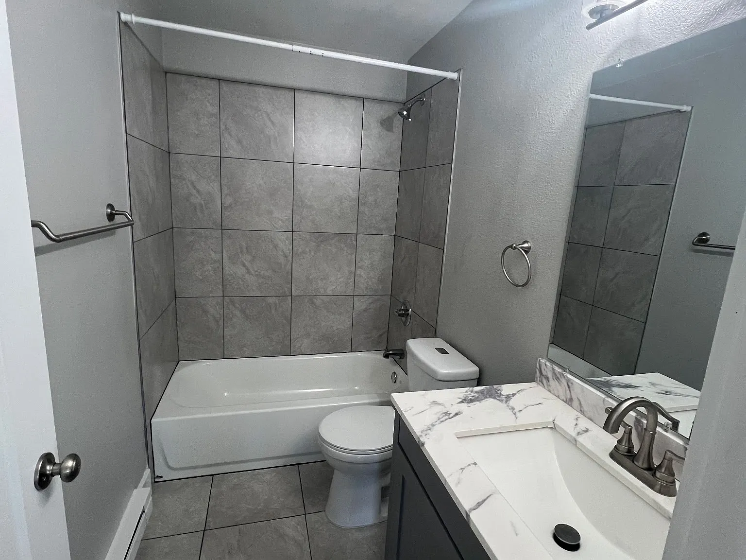 2 bed, 995 sqft, $1,200 — Photo 3