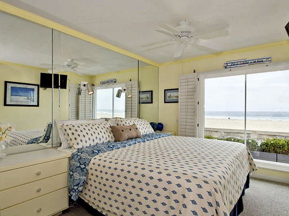 4th image of 3755 Ocean Front Walk Unit 6