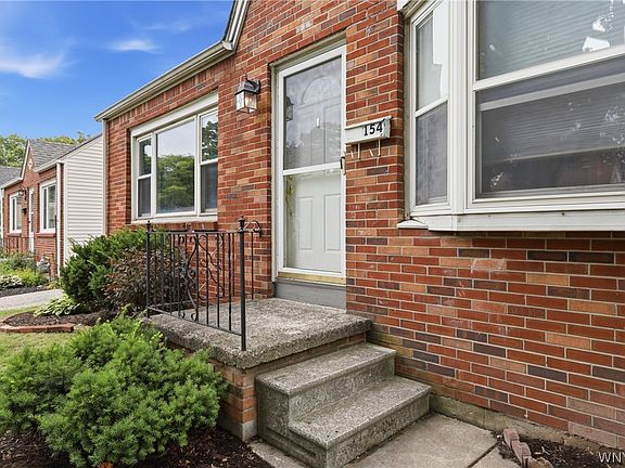 4th image of 154 Saint Lawrence Ave