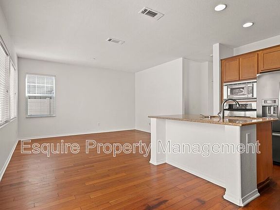 4th image of 521 Nile River Dr