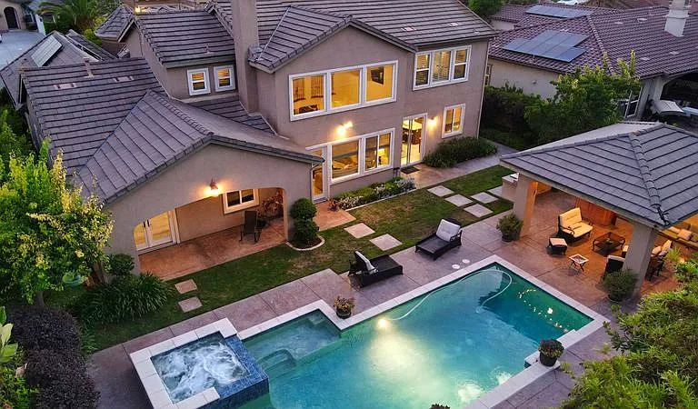 Your own private resort yard