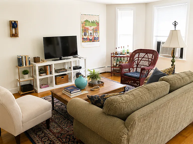 310 Tappan St #8 — Photo 1