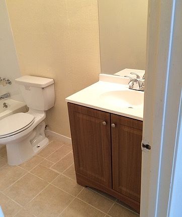 3rd image of 2716 Cottonwood Ln