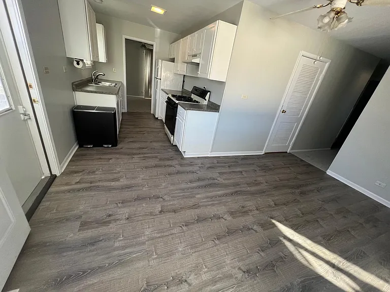 203 N Prairie Ave — Photo 6