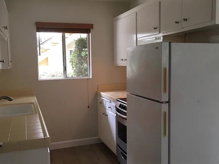 309 W Canon Perdido St #F — Photo 2