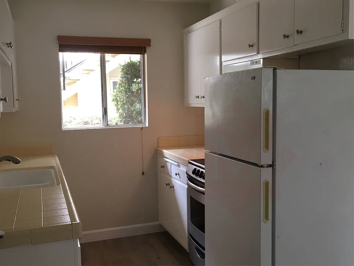 Building Photo - 309 W Canon Perdido St #F