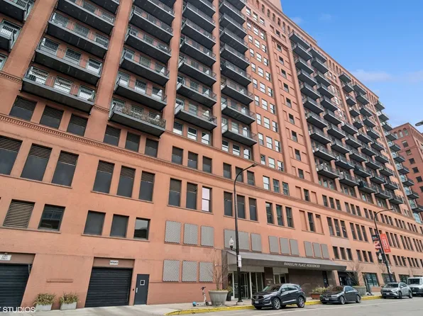 165 N Canal St APT 1030, Chicago, IL 60606
