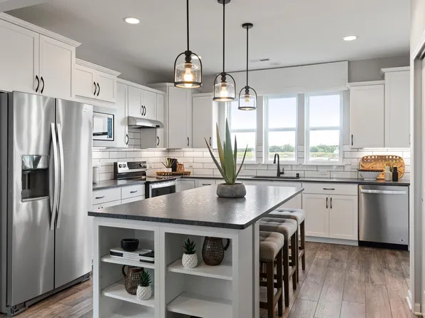 4855 Airlake Dr, Woodbury, MN 55129