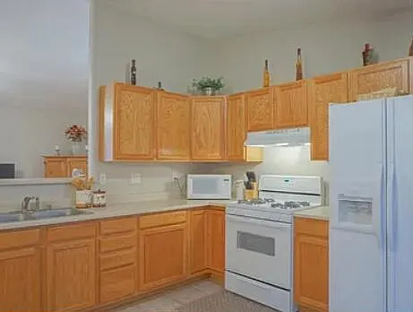 37 Parkside Rd SE — Photo 3