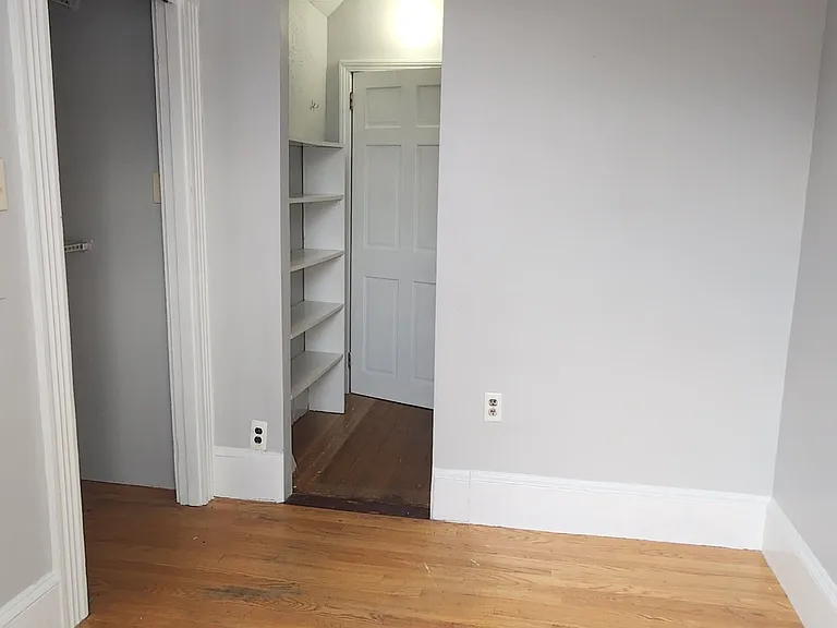 272-274B Meridian St #2 — Photo 13
