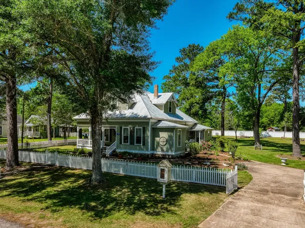 235 Hickory St, New Ulm, TX 78950