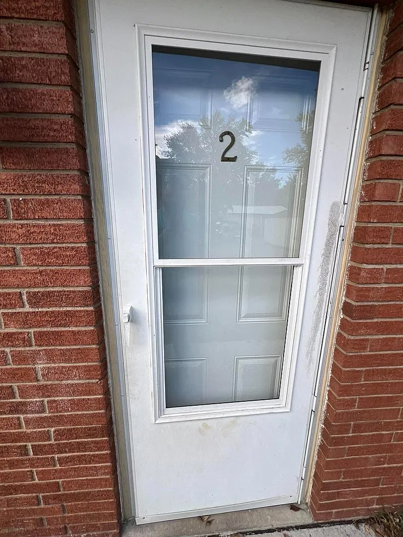 Hall Street — Photo 1